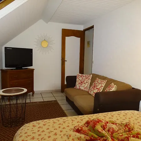 Holiday home Trois Independant Au Grande Vigne Saint-Etienne-sous-Bailleul