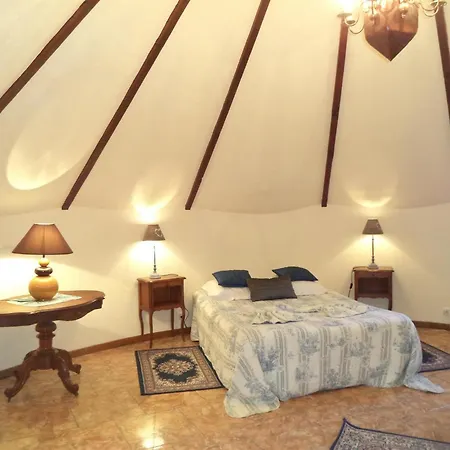 Trois Independant Au Grande Vigne *